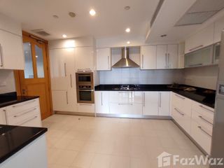 For rent 3 bedrooms apartment in Khlong Toei, Bangkok