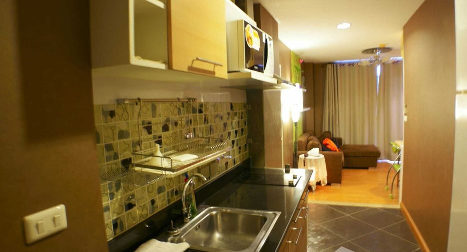 For rent 2 bedrooms condo in Phra Khanong, Bangkok
