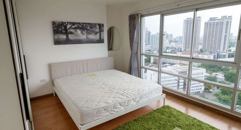 For rent 1 bed condo in Phaya Thai, Bangkok