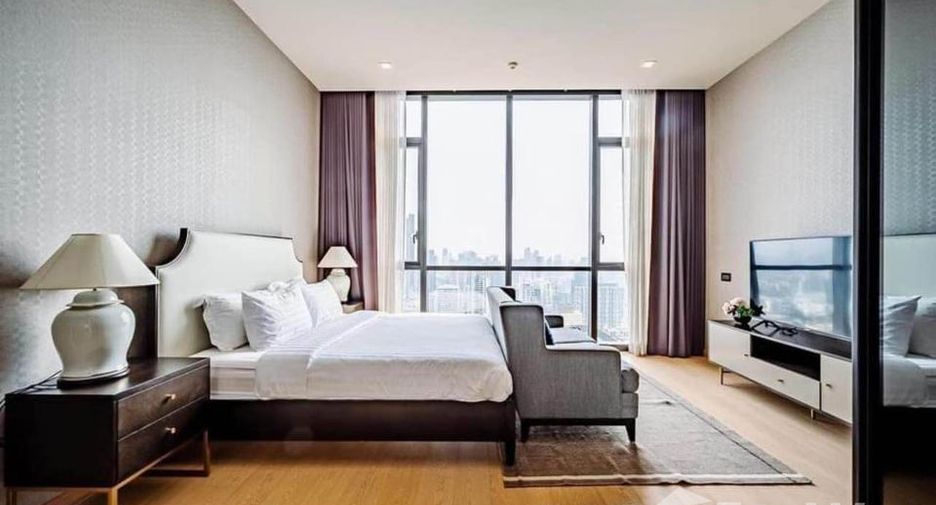 For rent 3 bedrooms condo in Watthana, Bangkok