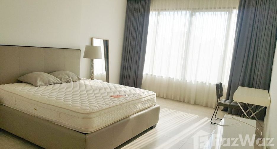 For rent 2 bedrooms condo in Pathum Wan, Bangkok