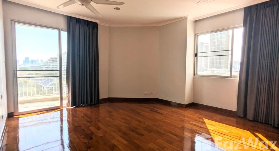 For rent 3 bedrooms condo in Sathon, Bangkok