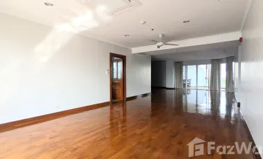 For rent 3 bedrooms condo in Sathon, Bangkok