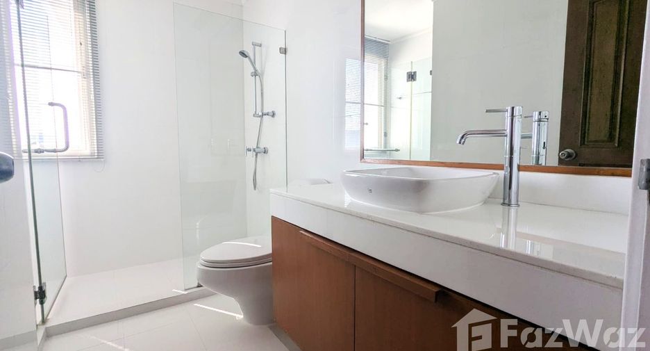 For rent 3 bedrooms condo in Sathon, Bangkok