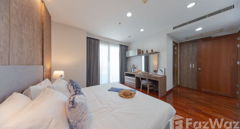 For rent 5 bedrooms apartment in Khlong Toei, Bangkok
