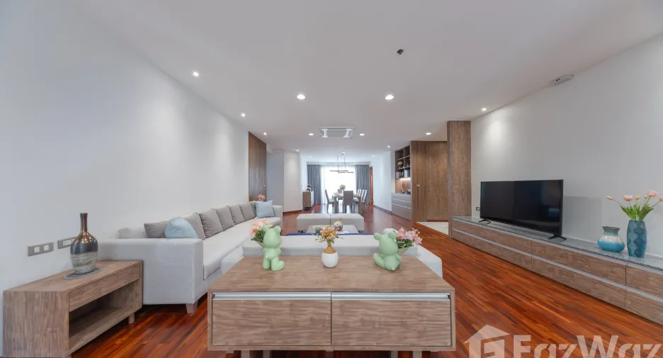 For rent 5 bedrooms apartment in Khlong Toei, Bangkok