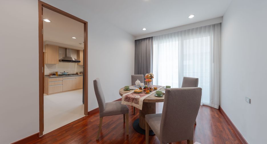 For rent 5 bedrooms apartment in Khlong Toei, Bangkok