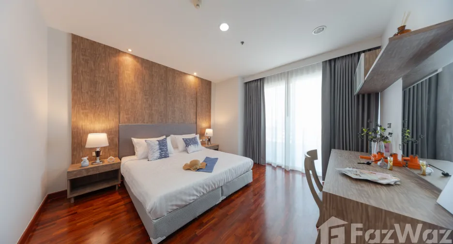 For rent 5 bedrooms apartment in Khlong Toei, Bangkok