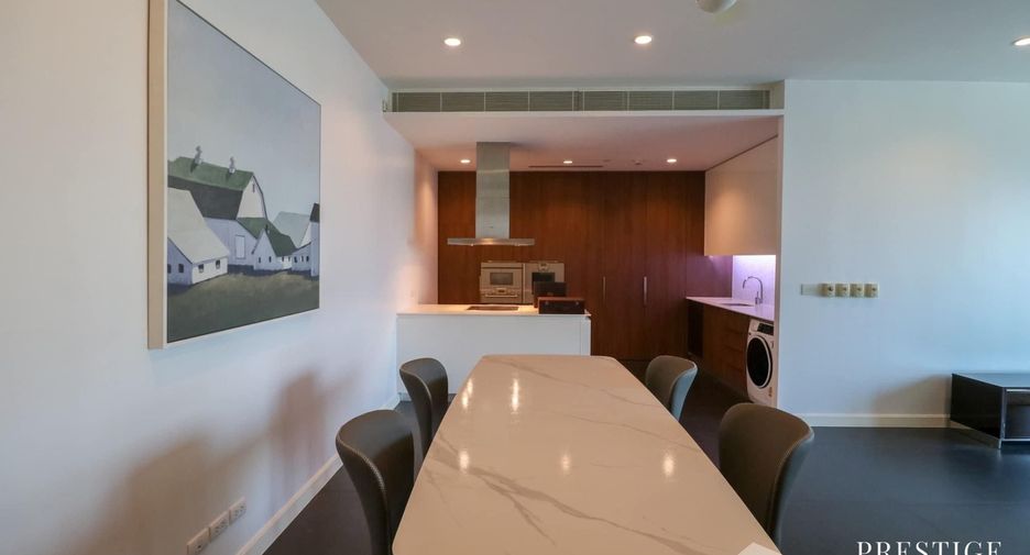 For rent 3 bedrooms condo in Pathum Wan, Bangkok