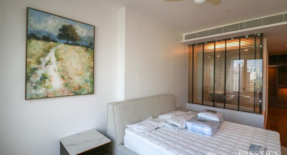 For rent 3 bedrooms condo in Pathum Wan, Bangkok