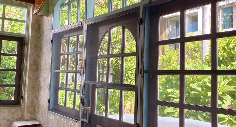 Haus zur Miete mit 4 Zimmer in Watthana, Bangkok