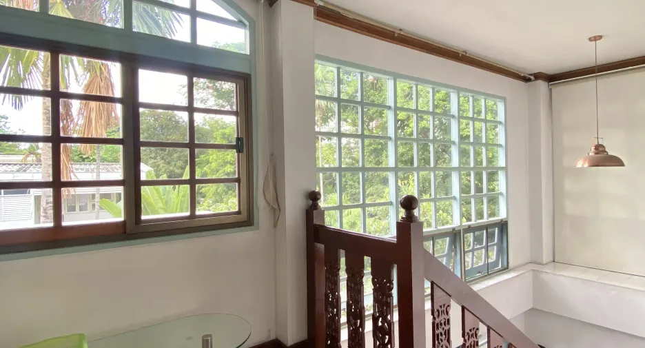 Haus zur Miete mit 4 Zimmer in Watthana, Bangkok