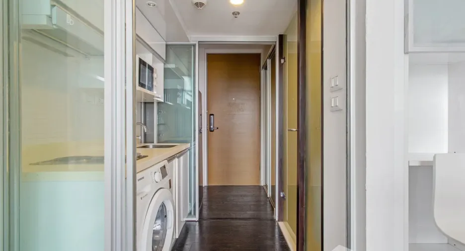 For rent 1 bed condo in Khlong Toei, Bangkok