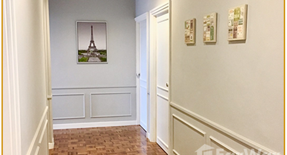 For rent 4 bedrooms apartment in Watthana, Bangkok