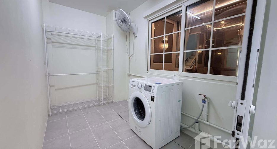 Casa en alquiler de 3 habitaciones en Bueng Kum, Bangkok