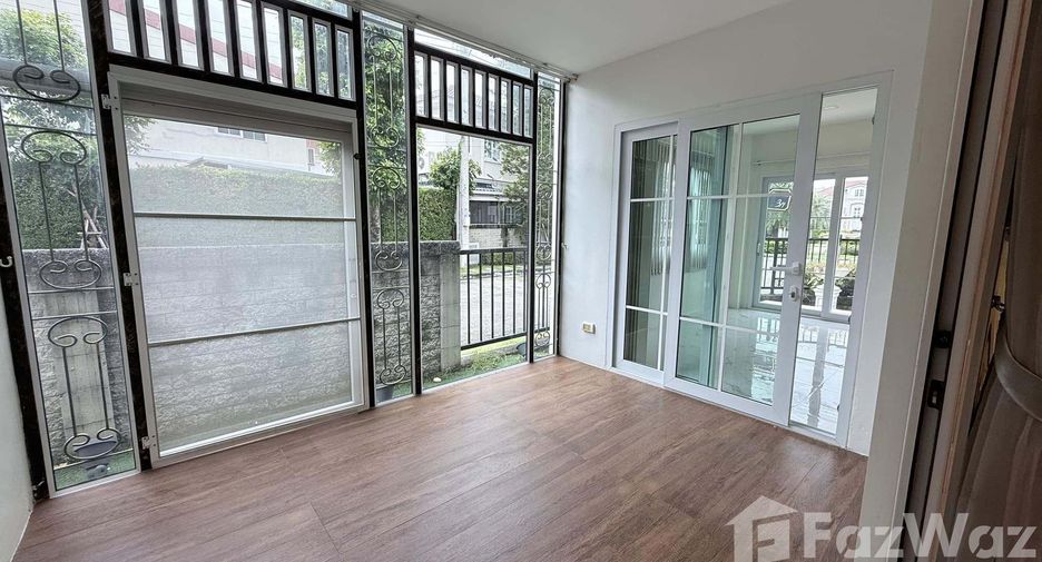 Casa en alquiler de 3 habitaciones en Bueng Kum, Bangkok