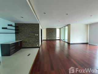For rent 3 bedrooms condo in Pathum Wan, Bangkok