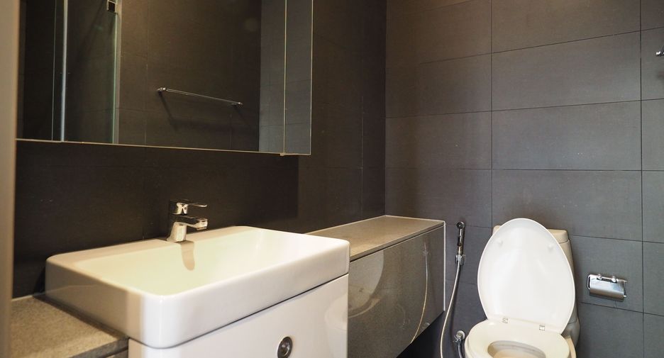 Wohnung zur Miete mit 2 Zimmer in Pathum Wan, Bangkok