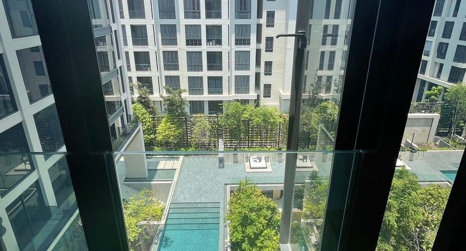 For rent 2 bedrooms condo in Watthana, Bangkok