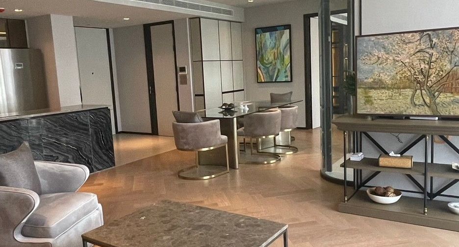 For rent 2 bedrooms condo in Watthana, Bangkok