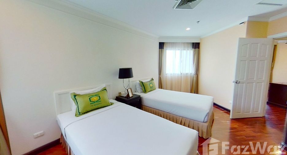 For rent 3 bedrooms condo in Khlong Toei, Bangkok