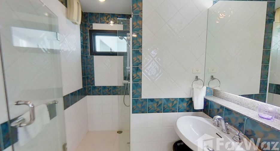 For rent 3 bedrooms condo in Khlong Toei, Bangkok