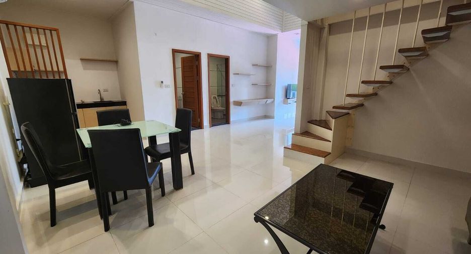 À louer 2 chambres condo à Watthana, Bangkok