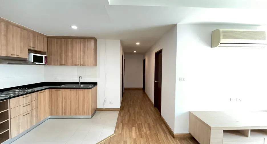 Wohnung zur Miete mit 3 Zimmer in Khlong Toei, Bangkok