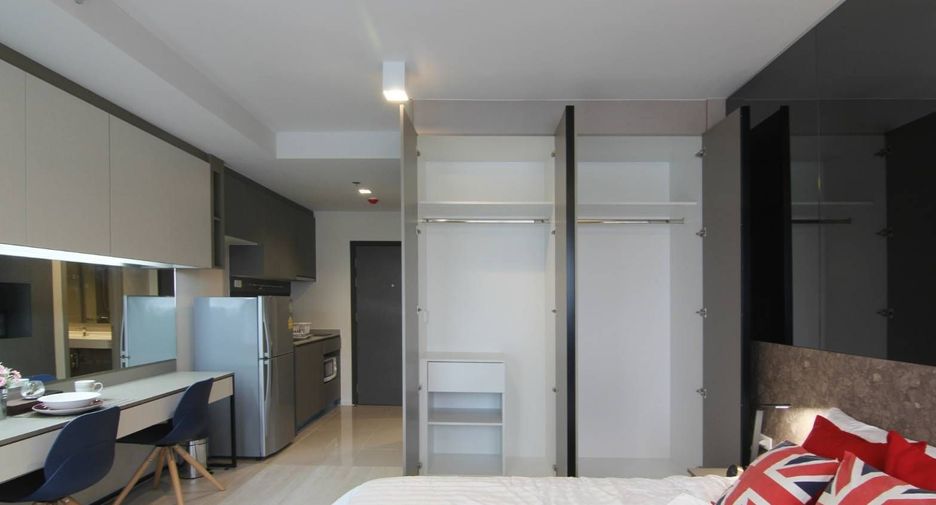 For rent studio condo in Phra Khanong, Bangkok
