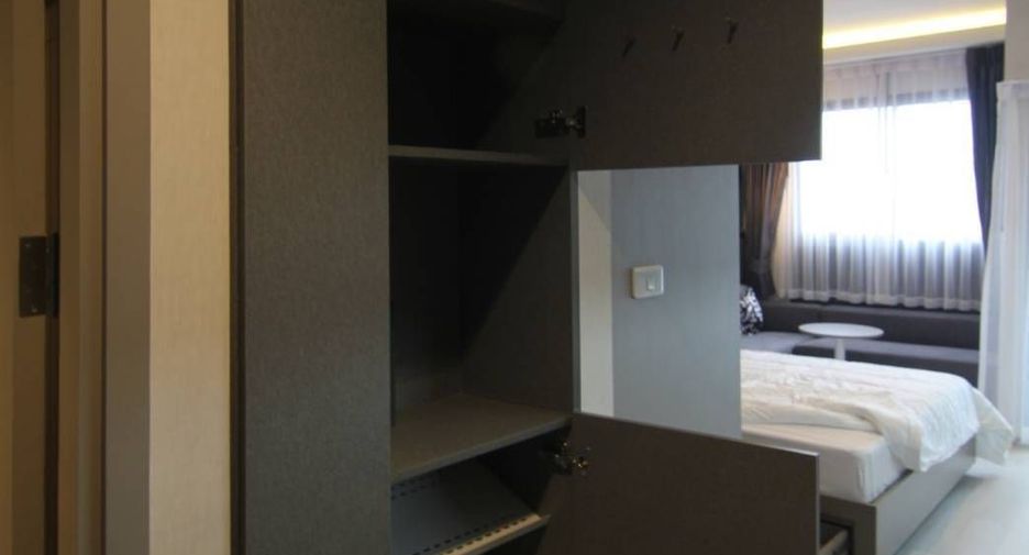 For rent studio condo in Phra Khanong, Bangkok