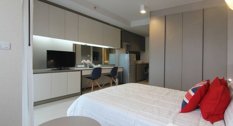 For rent studio condo in Phra Khanong, Bangkok