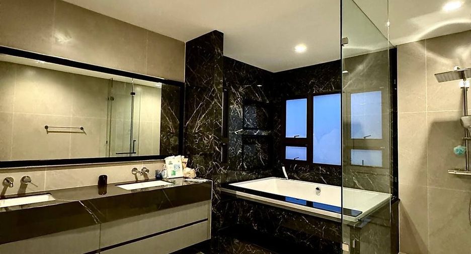 Casa en alquiler de 5 habitaciones en Saphan Sung, Bangkok