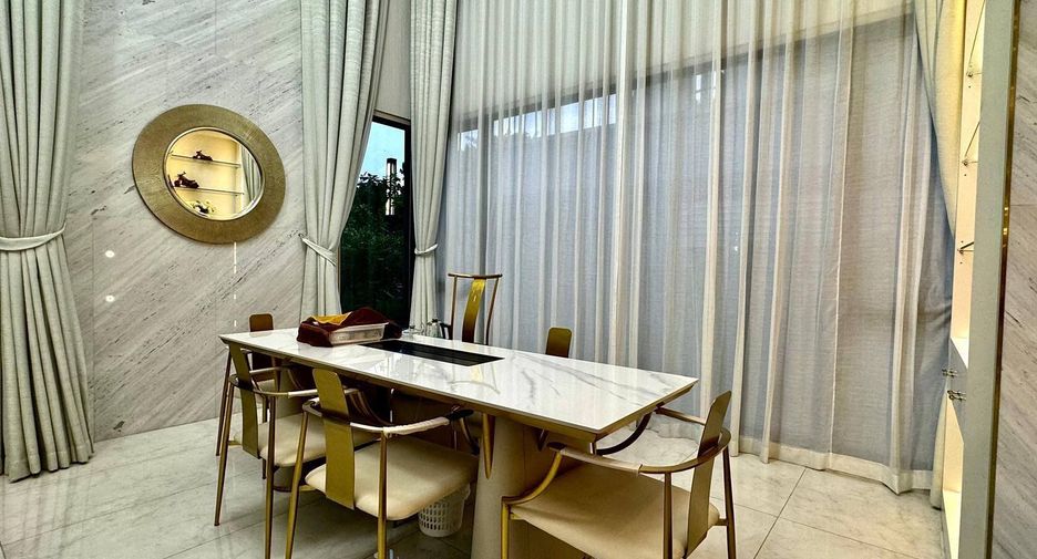 Casa en alquiler de 5 habitaciones en Saphan Sung, Bangkok