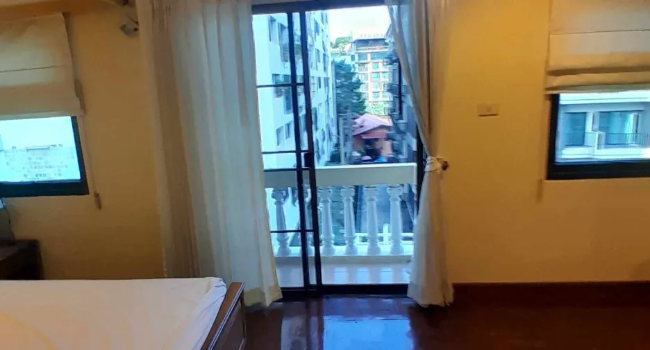 For rent 2 bedrooms condo in Watthana, Bangkok
