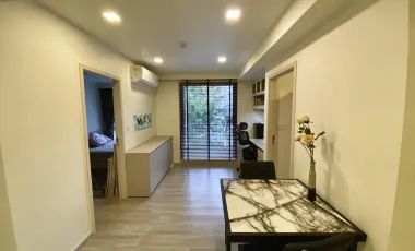 À louer 2 chambres condo à Huai Khwang, Bangkok