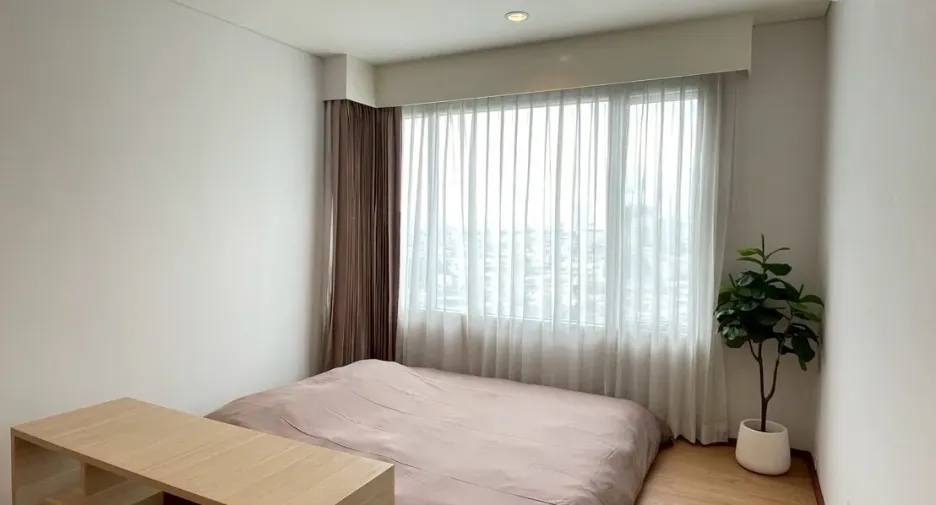 For rent 2 bedrooms condo in Khlong San, Bangkok