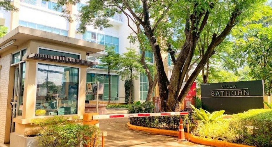 For rent 2 bedrooms condo in Khlong San, Bangkok