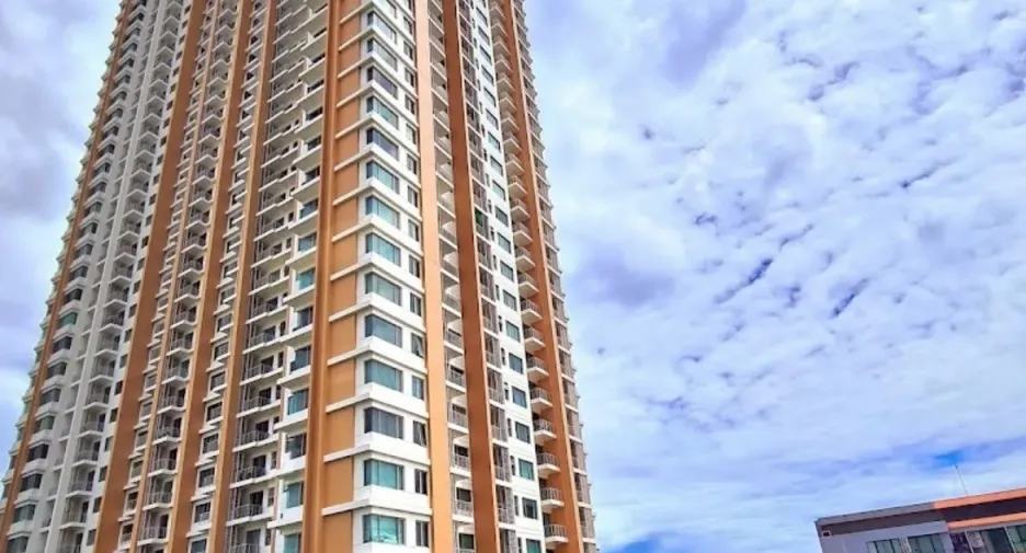 For rent 2 bedrooms condo in Khlong San, Bangkok