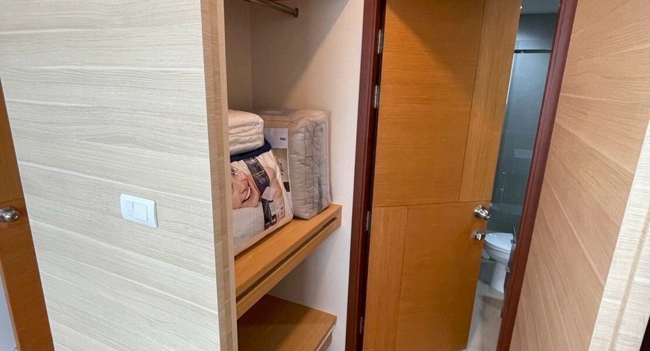 Wohnung zur Miete mit 2 Zimmer in Khlong San, Bangkok