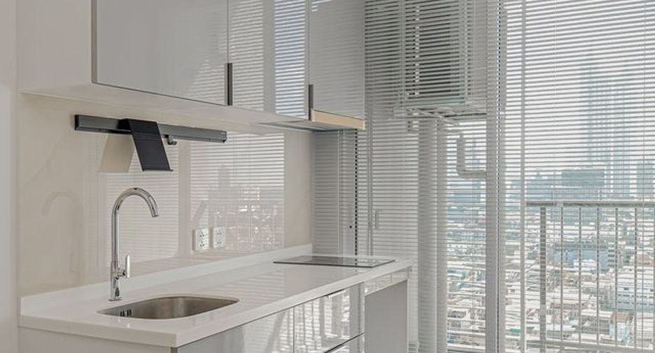 For rent 1 bed condo in Bang Rak, Bangkok