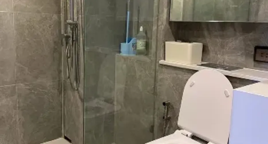 For rent 2 bedrooms condo in Huai Khwang, Bangkok