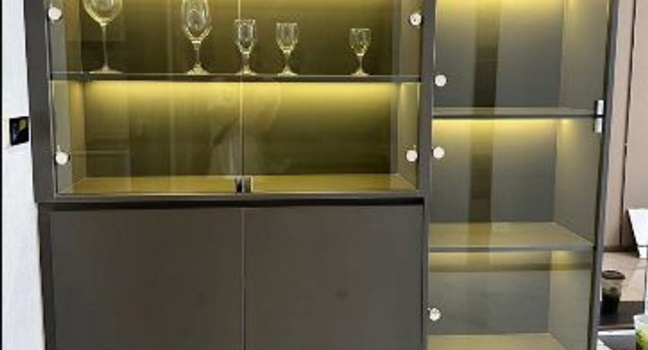 For rent 2 bedrooms condo in Huai Khwang, Bangkok