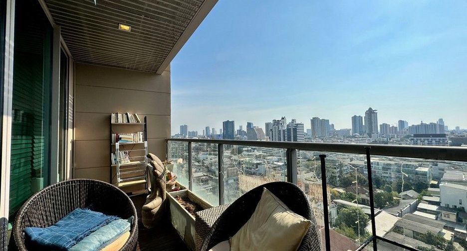 À louer 2 chambres condo à Yan Nawa, Bangkok