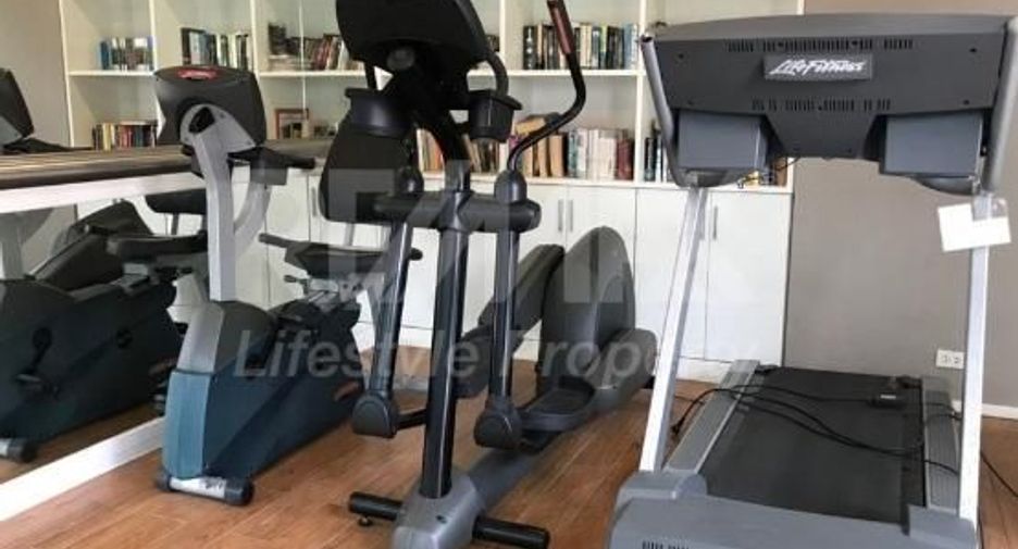 For rent 5 bedrooms condo in Watthana, Bangkok