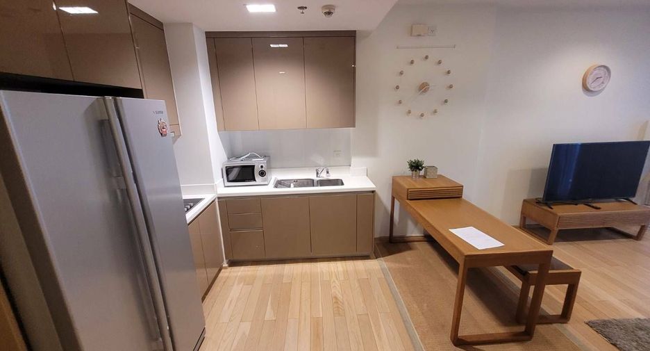 For rent 2 bedrooms condo in Khlong Toei, Bangkok