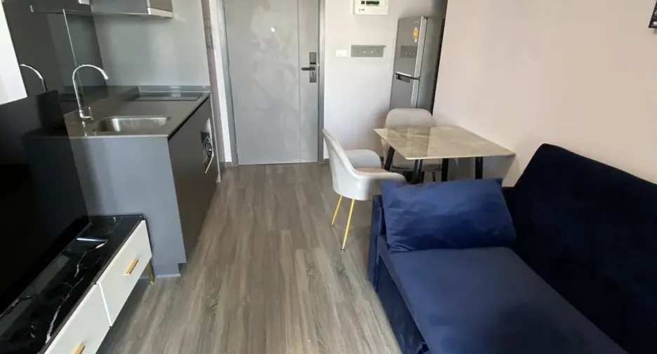 Wohnung zur Miete mit 1 Zimmer in Bang Rak, Bangkok