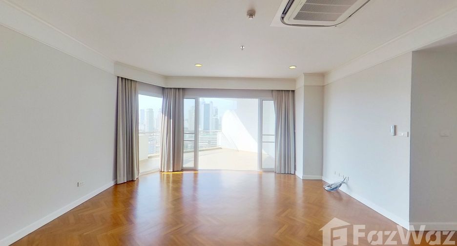 For rent 4 bedrooms condo in Sathon, Bangkok