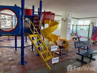 Condo en alquiler de 3 habitaciones en Khlong Toei, Bangkok