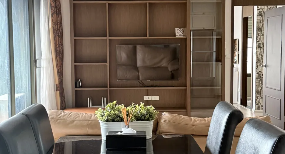 For rent 2 bedrooms condo in Watthana, Bangkok