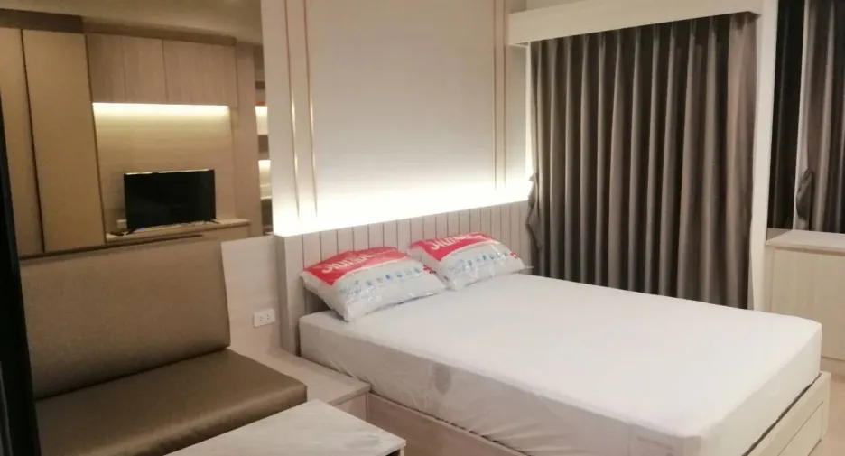 For rent studio condo in Huai Khwang, Bangkok